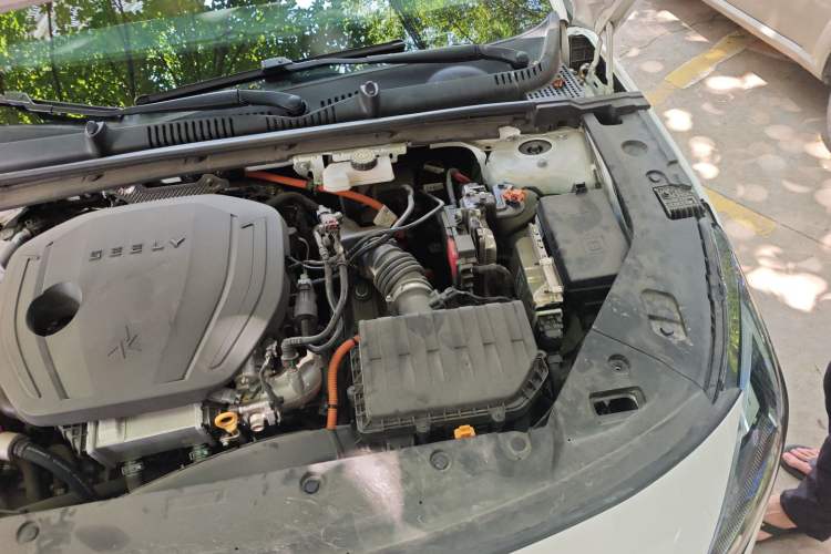 Used Geely Galaxy L6 2023 125km Starship Engine Bay Left