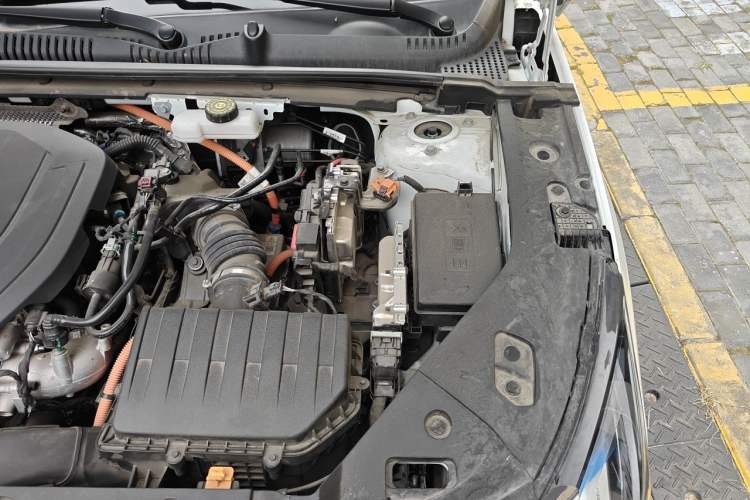 Used Geely Galaxy L6 2023 125km MAX Engine Bay Left