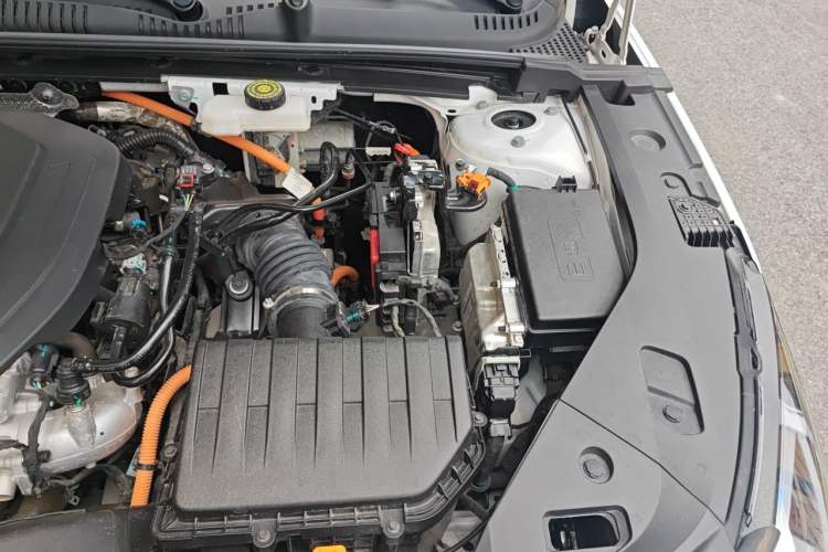 Used Geely Galaxy L6 2023 125km MAX Engine Bay Left