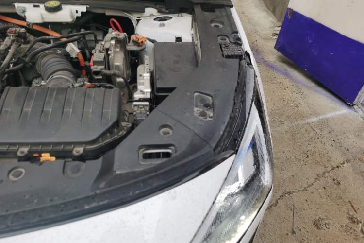 Used Geely Galaxy L6 2023 125km MAX Engine Bay Left