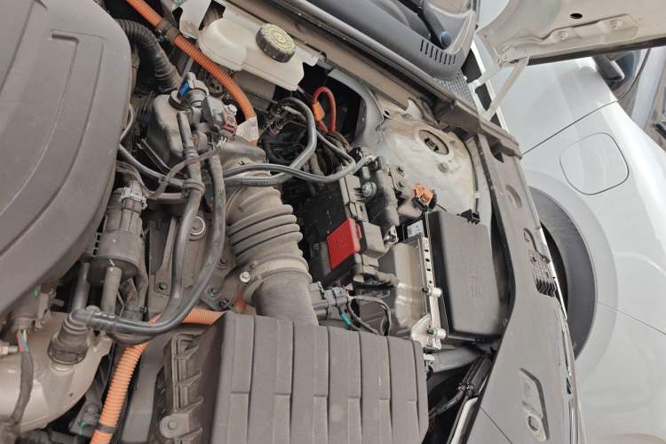 Used Geely Galaxy L6 2023 125km Starship Engine Bay Left