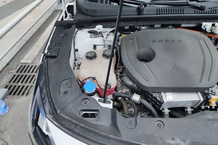 Used Geely Galaxy L6 2023 125km Starship Engine Bay Right