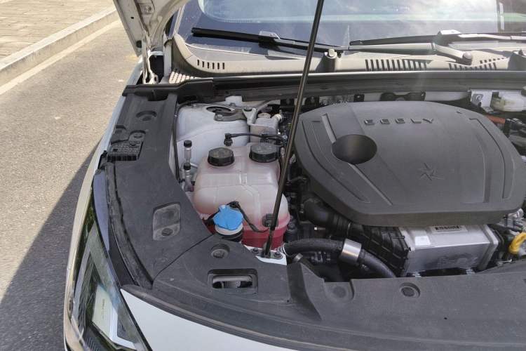Used Geely Galaxy L6 2023 125km Starship Engine Bay Right
