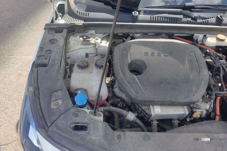 Used Geely Galaxy L6 2023 125km PLUS Engine Bay Right