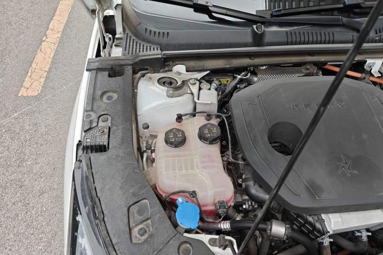 Used Geely Galaxy L6 2023 125km MAX Engine Bay Right