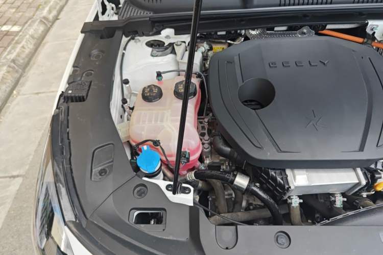 Used Geely Galaxy L6 2023 125km MAX Engine Bay Right