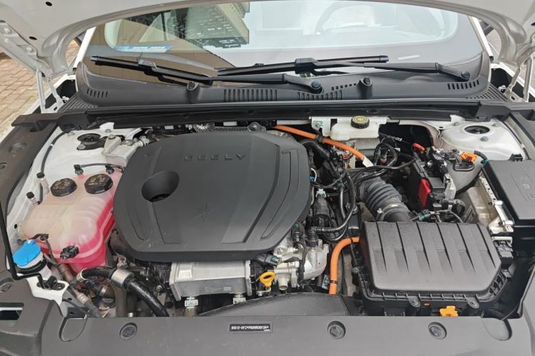 Used Geely Galaxy L6 2023 125km MAX Engine Bay