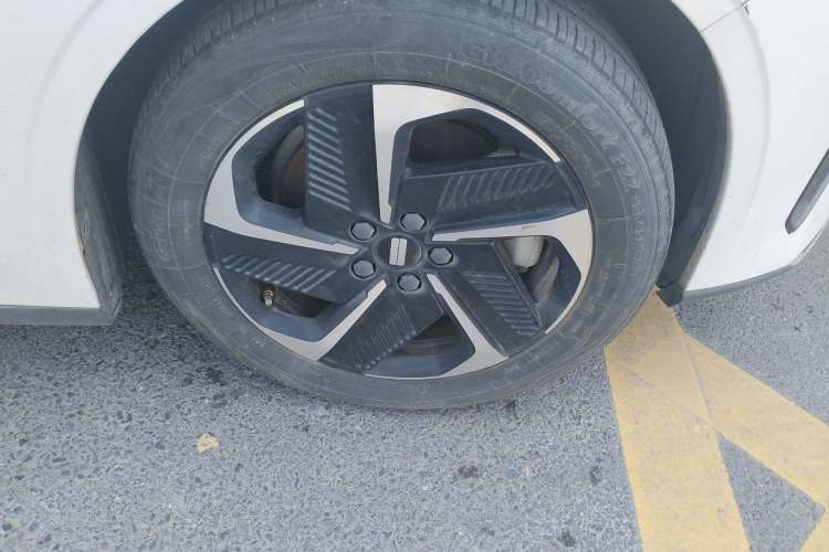 Used Geely Galaxy L6 2023 60km PLUS Exterior 1