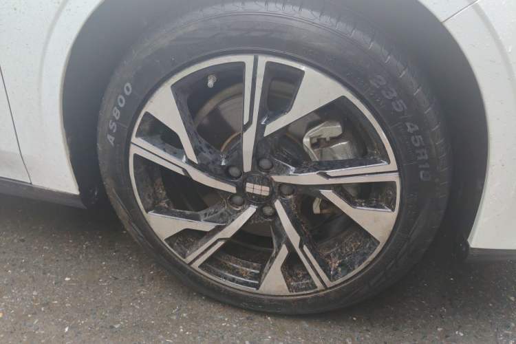 Used Geely Galaxy L6 2023 125km Starship Exterior 1