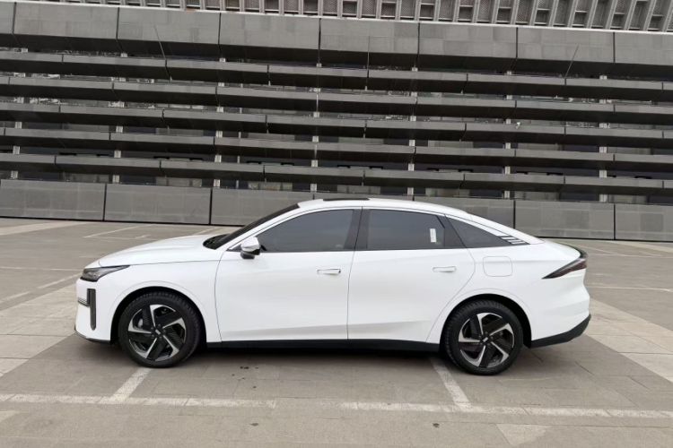 Used Geely Galaxy L6 2023 60km PLUS Exterior 2