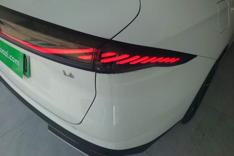 Used Geely Galaxy L6 2023 125km MAX Exterior 3