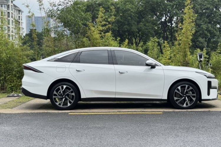 Used Geely Galaxy L6 2023 125km Starship Exterior 6