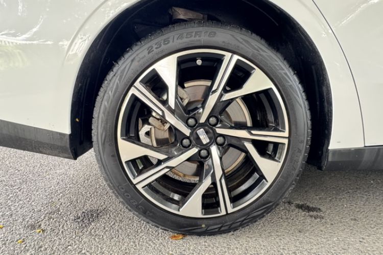 Used Geely Galaxy L6 2023 125km Starship Exterior 8