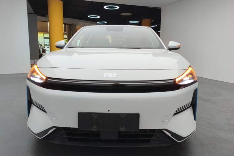 Used Geely Galaxy L6 2023 60km PLUS Front