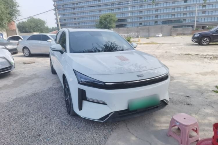 Used Geely Galaxy L6 2023 60km PLUS Front Right 45 Deg