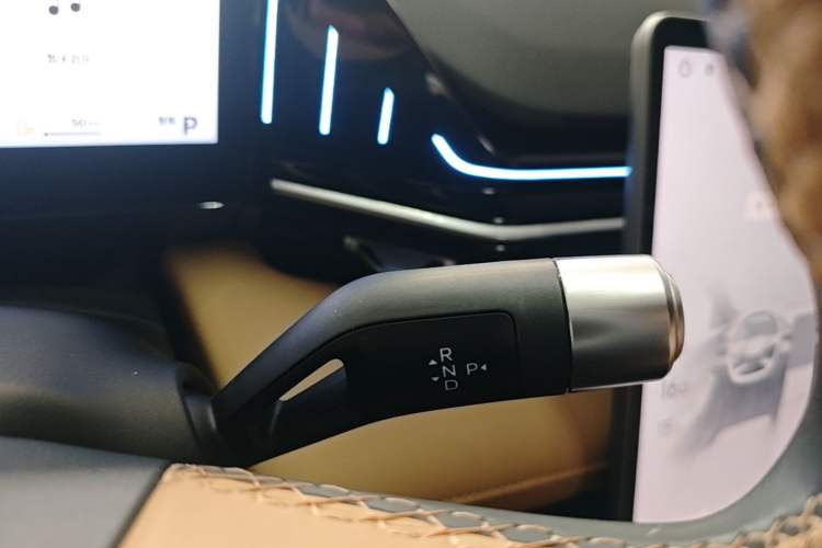 Used Geely Galaxy L6 2023 125km Starship Gear Lever