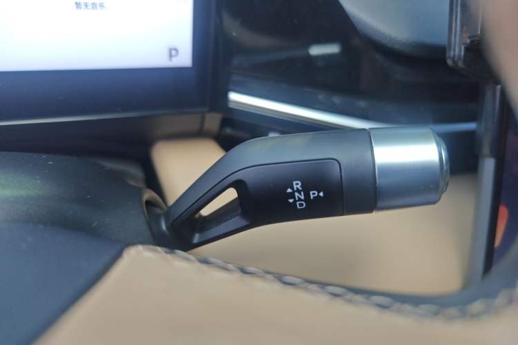 Used Geely Galaxy L6 2023 125km MAX Gear Lever