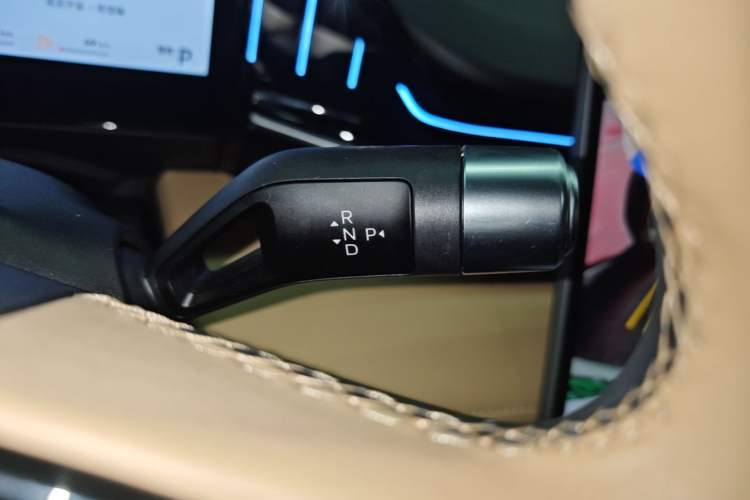 Used Geely Galaxy L6 2023 125km Starship Gear Lever
