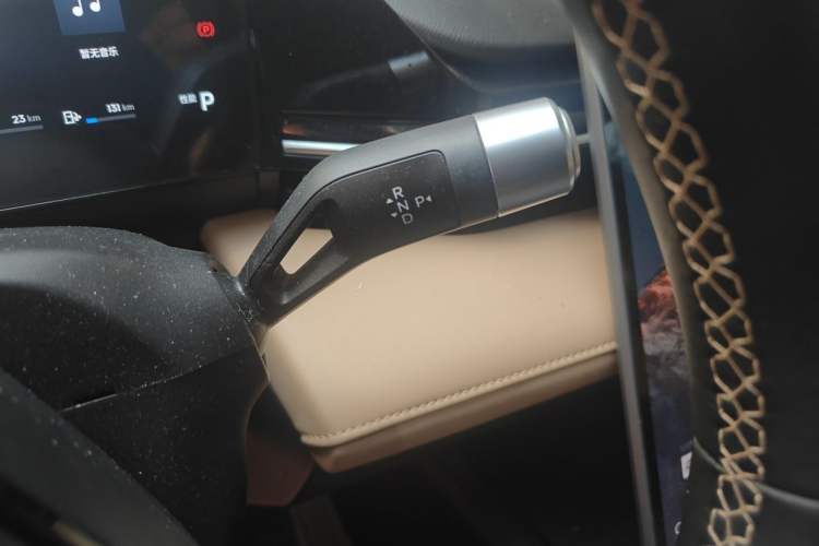 Used Geely Galaxy L6 2023 125km MAX Gear Lever