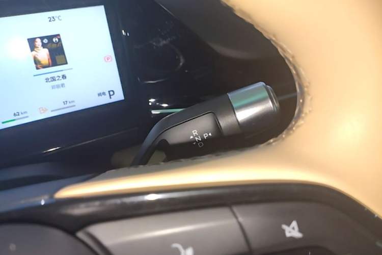 Used Geely Galaxy L6 2023 125km MAX Gear Lever