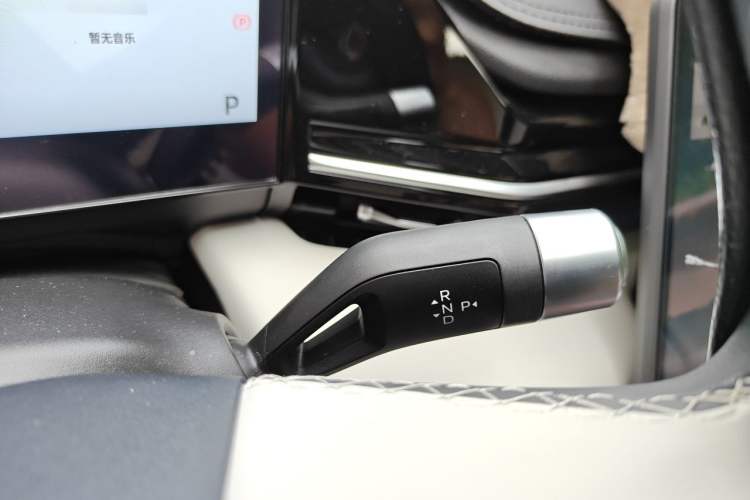 Used Geely Galaxy L6 2023 125km MAX Gear Lever