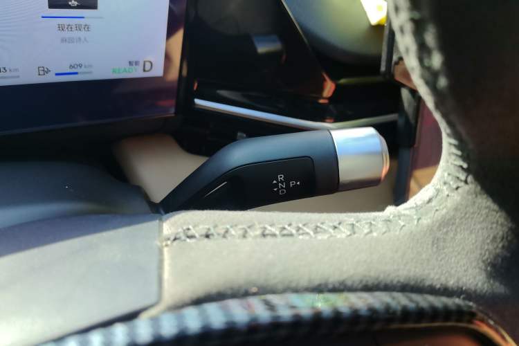 Used Geely Galaxy L6 2023 125km MAX Gear Lever