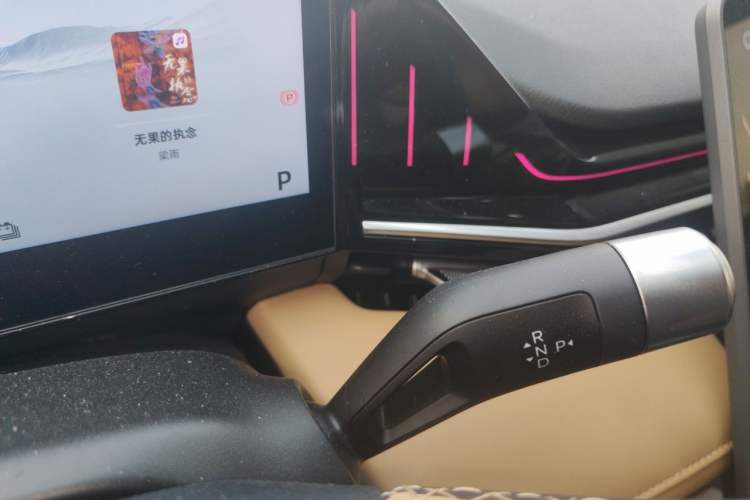 Used Geely Galaxy L6 2023 125km Starship Gear Lever