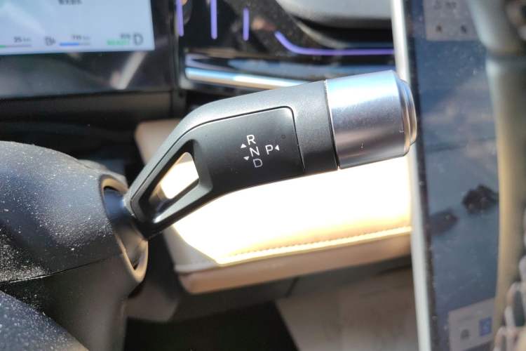 Used Geely Galaxy L6 2023 125km Starship Gear Lever