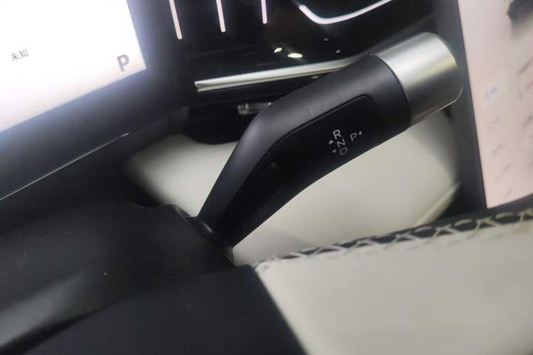 Used Geely Galaxy L6 2023 125km Starship Gear Lever
