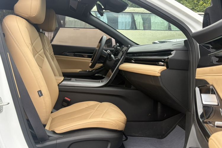 Used Geely Galaxy L6 2023 60km PLUS Interior 1