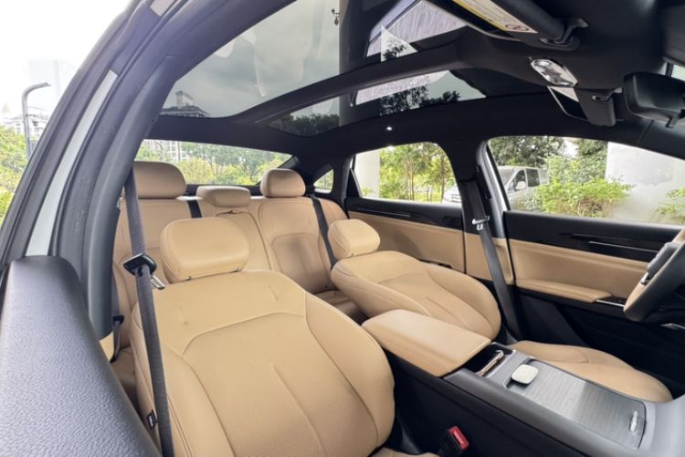 Used Geely Galaxy L6 2023 125km Starship Interior 2
