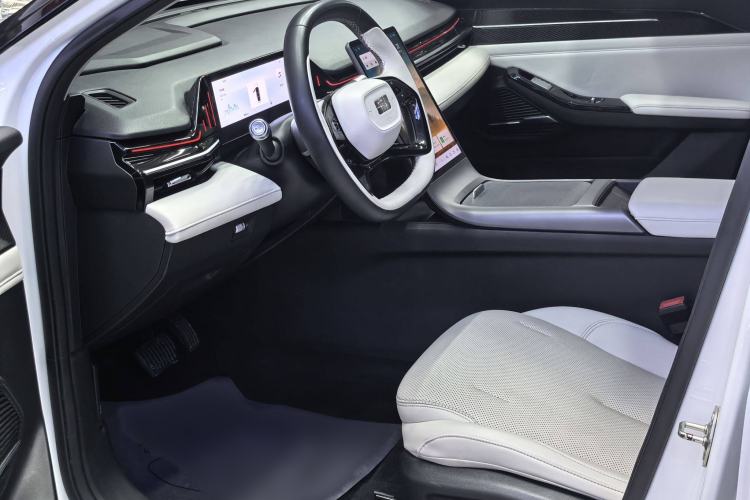 Used Geely Galaxy L6 2023 125km Starship Interior 2