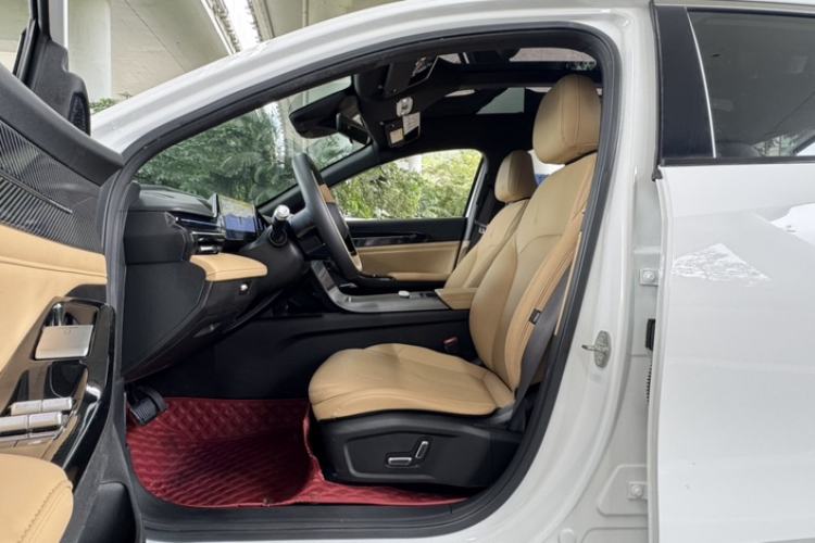 Used Geely Galaxy L6 2023 125km Starship Interior 3
