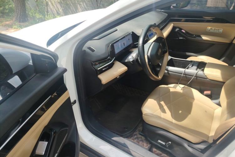 Used Geely Galaxy L6 2023 125km PLUS Interior 3