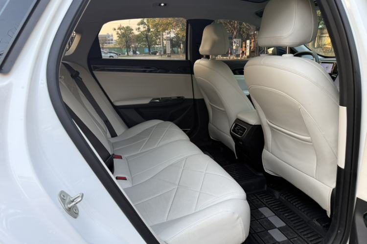 Used Geely Galaxy L6 2023 125km MAX Interior 3