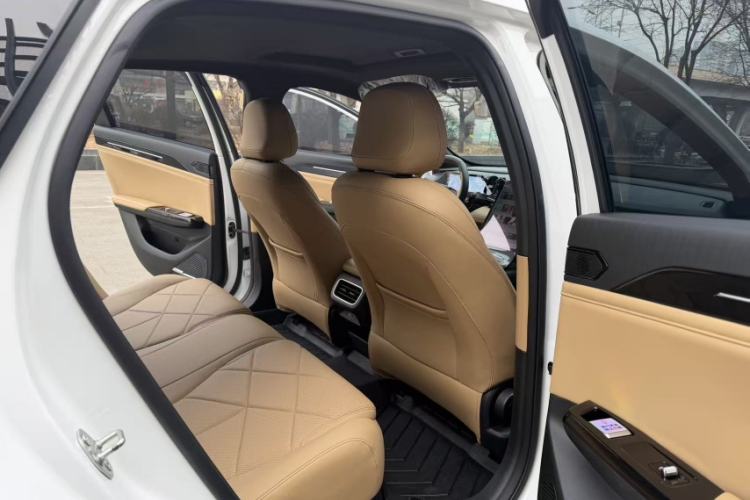 Used Geely Galaxy L6 2023 60km PLUS Interior 4
