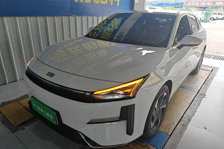 Used Geely Galaxy L6 2023 60km PLUS Guazi used car, China used car export, Used car for sale, Used  cars, Cheapest cars for sale