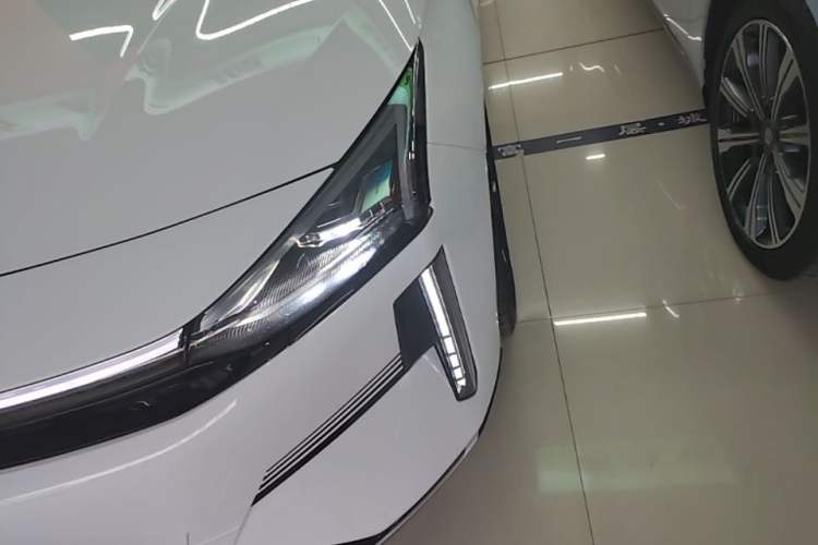 Used Geely Galaxy L6 2023 125km MAX Left Front Headlight