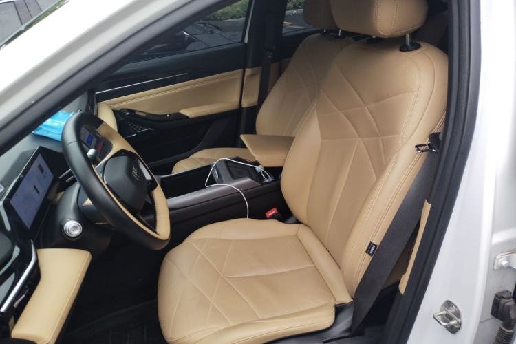 Used Geely Galaxy L6 2023 125km MAX Left Front Seat