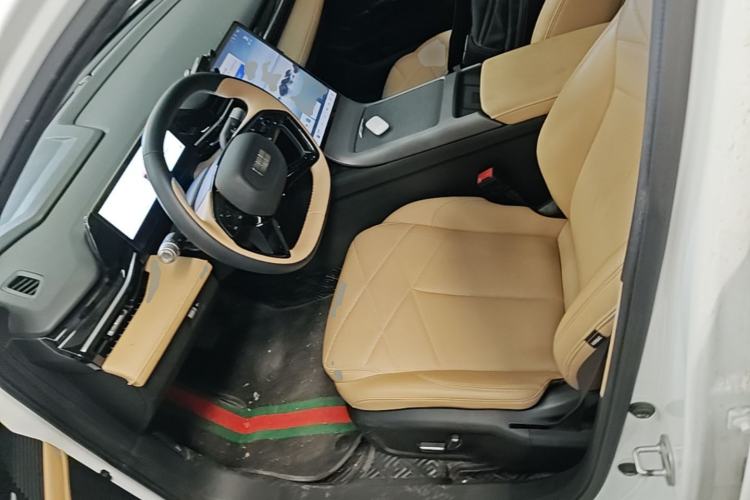 Used Geely Galaxy L6 2023 125km MAX Left Front Seat