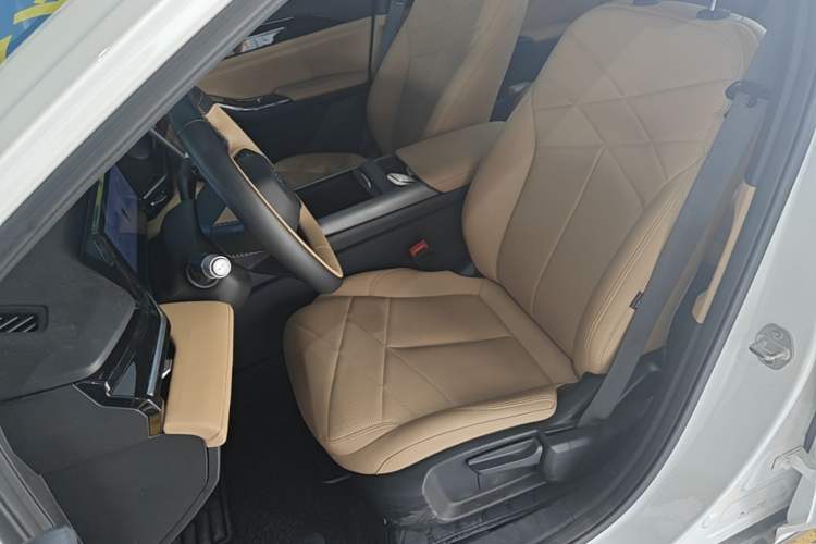 Used Geely Galaxy L6 2023 60km PLUS Left Front Seat