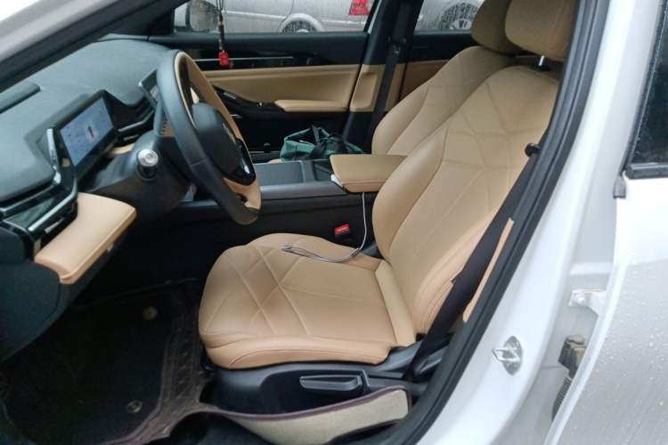 Used Geely Galaxy L6 2023 60km PLUS Left Front Seat