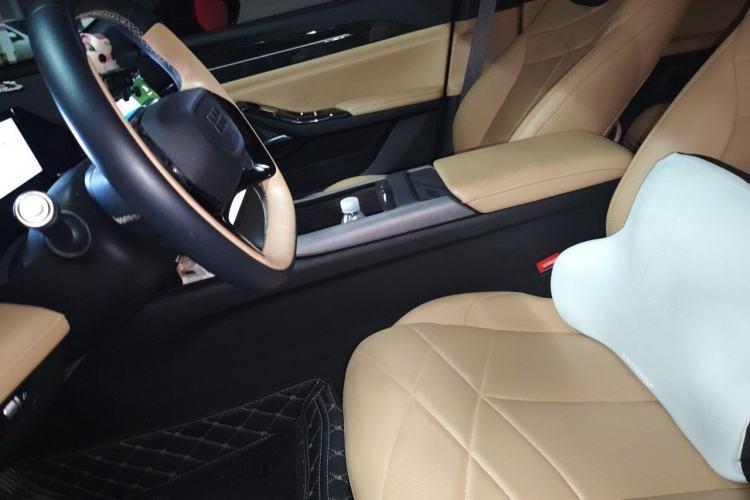Used Geely Galaxy L6 2023 125km MAX Left Front Seat