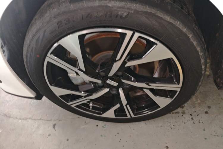 Used Geely Galaxy L6 2023 125km Starship Left Front Wheel Hub