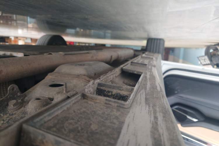 Used Geely Galaxy L6 2023 125km MAX Left Side Sill