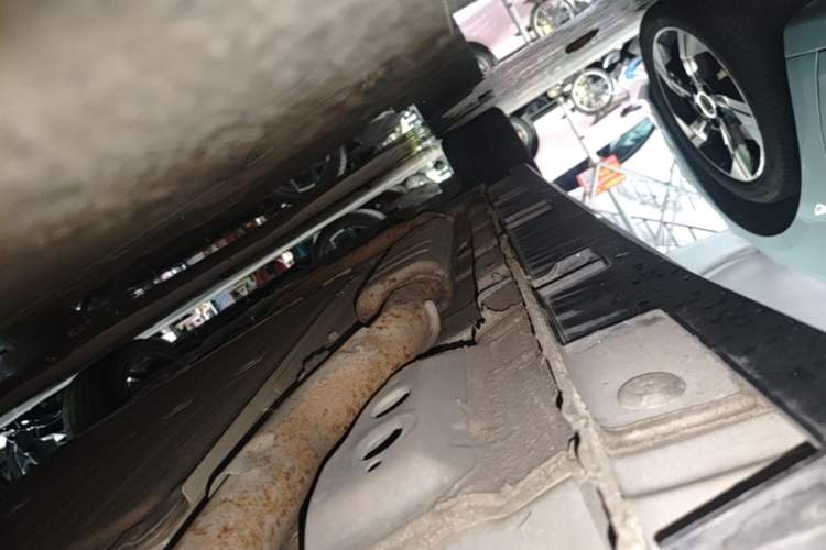 Used Geely Galaxy L6 2023 125km Starship Left Side Sill