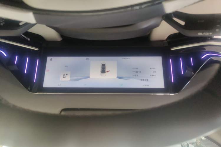Used Geely Galaxy L6 2023 125km Starship Odometer Close Up