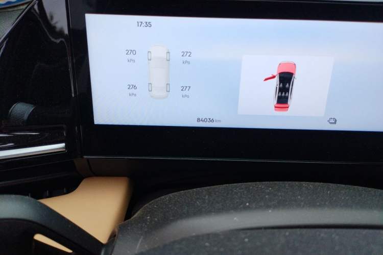 Used Geely Galaxy L6 2023 60km PLUS Odometer Close Up