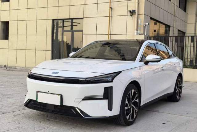 Geely Galaxy L6 2023 125km Starship с пробегом
