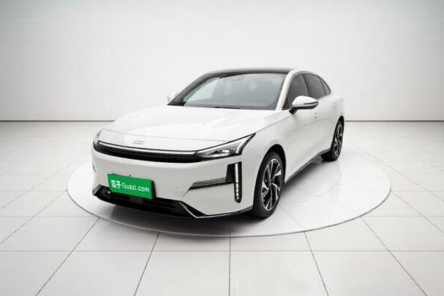 Geely Galaxy L6 2023 125km MAX de segunda mano